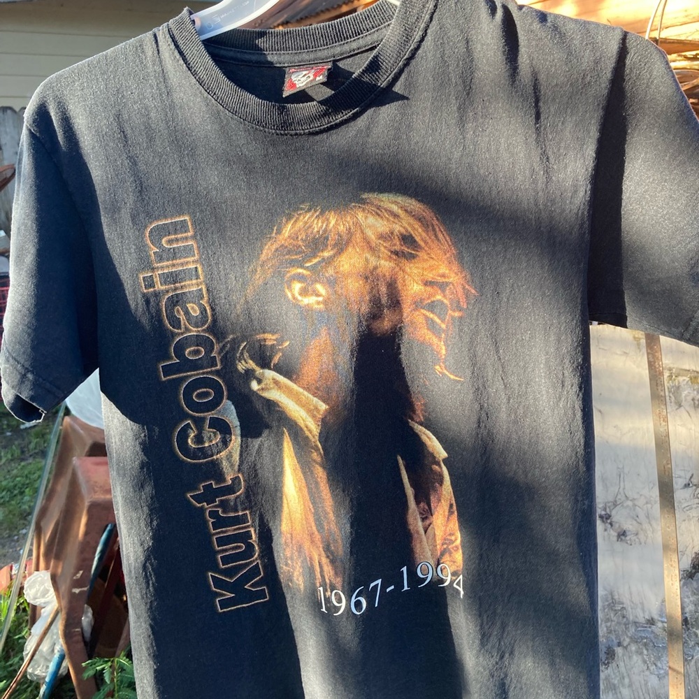 Nirvana Kurt Cobain t shirt